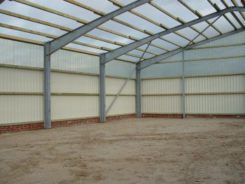 Die geschlossene Halle von Innen